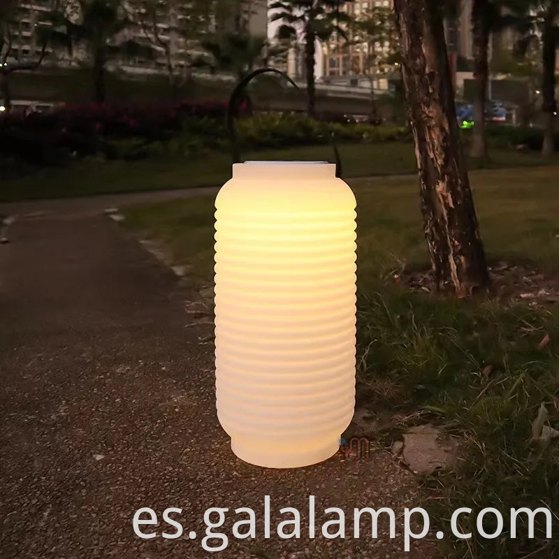 Altavoz Bluetooth con energía solar y combo de luz de patio al aire libre
